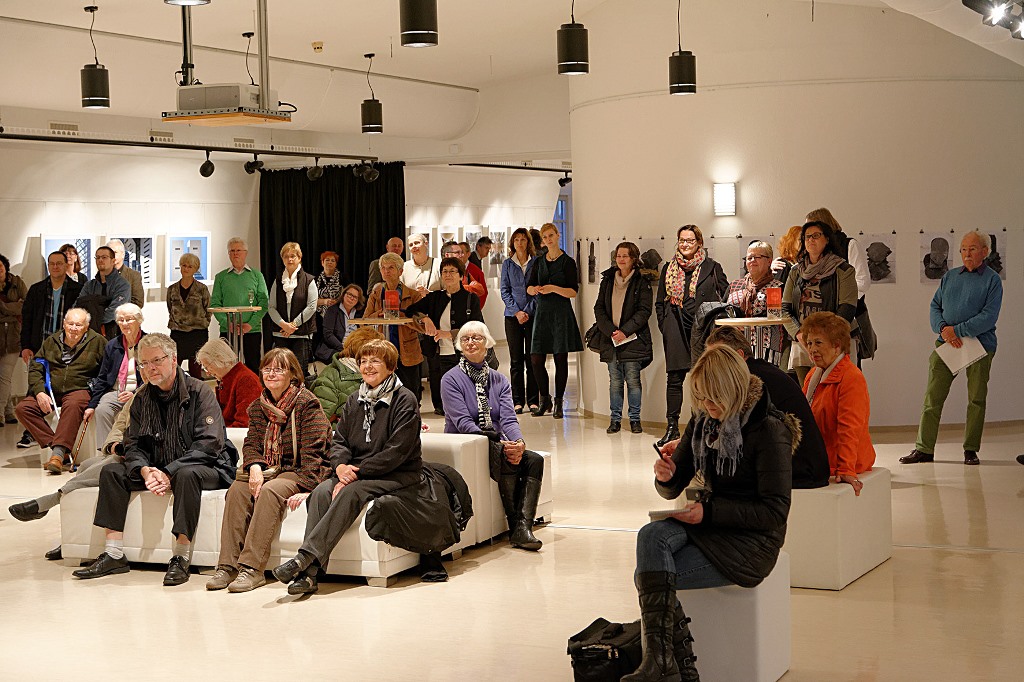 Aufmerksame Zuhörer bei der Moderation