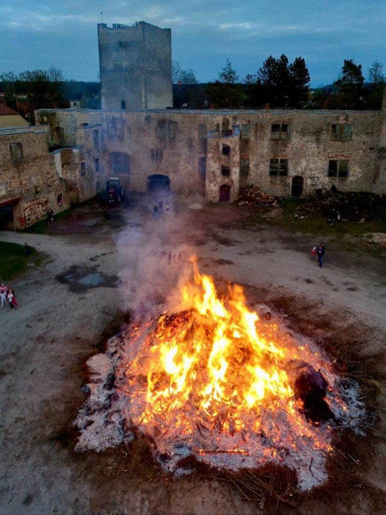 B4 Screenshot_20260404_235724_WhatsApp